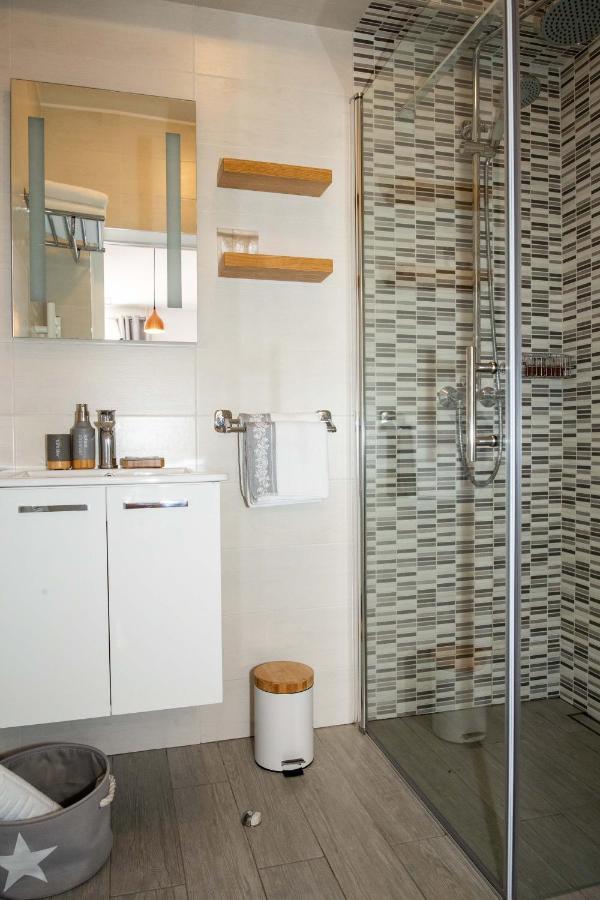 Studio Apartment Noah 로비니 외부 사진