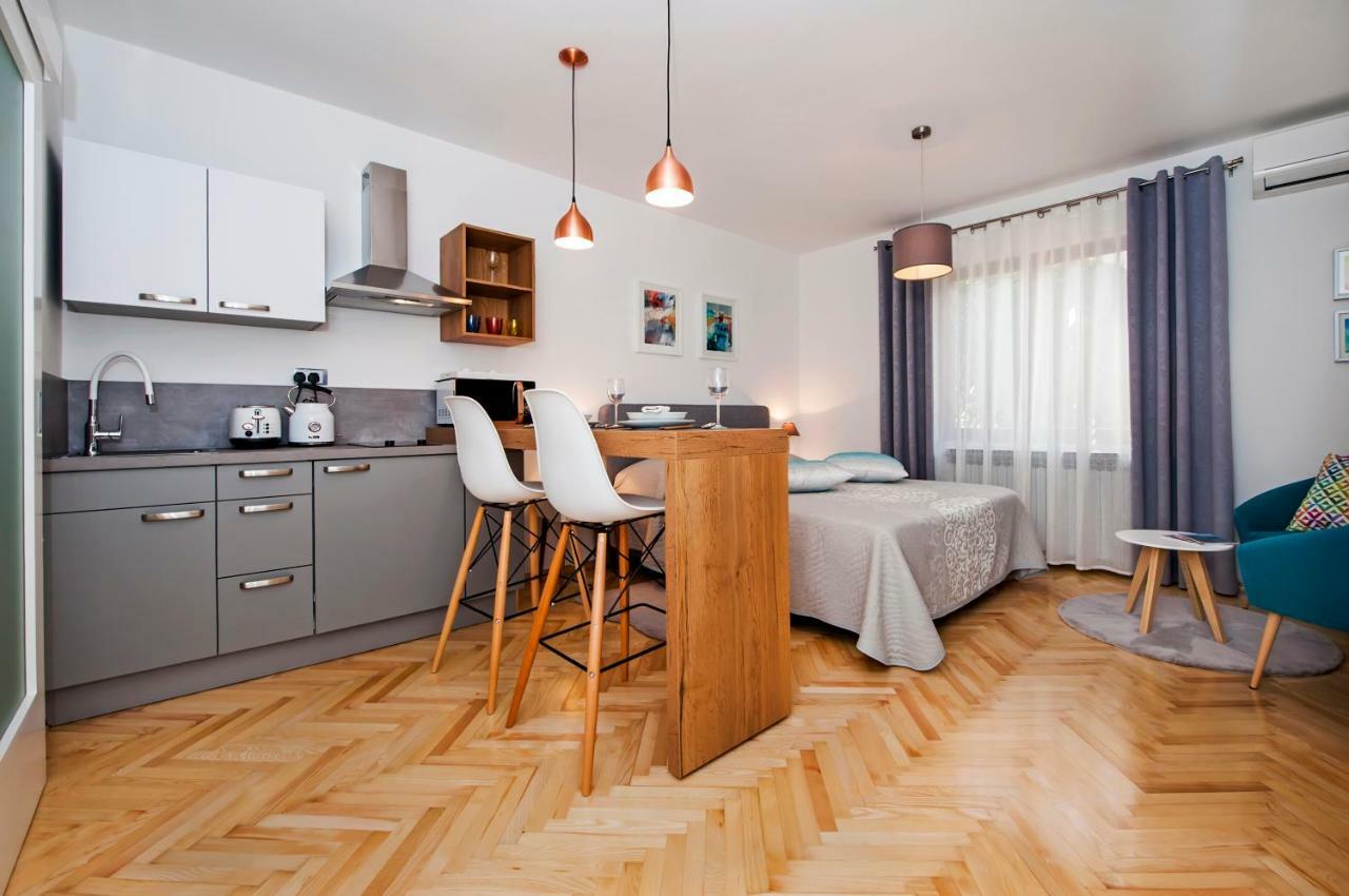 Studio Apartment Noah 로비니 외부 사진