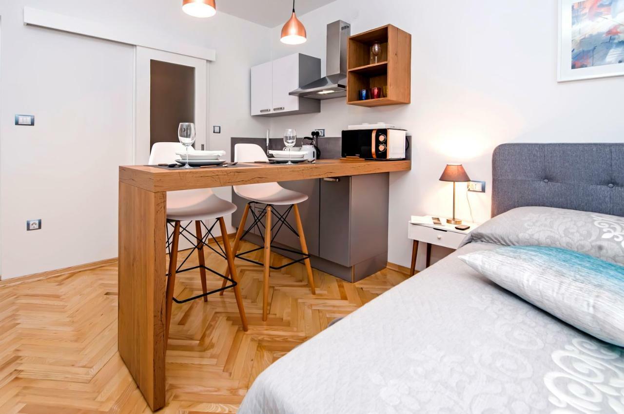 Studio Apartment Noah 로비니 외부 사진
